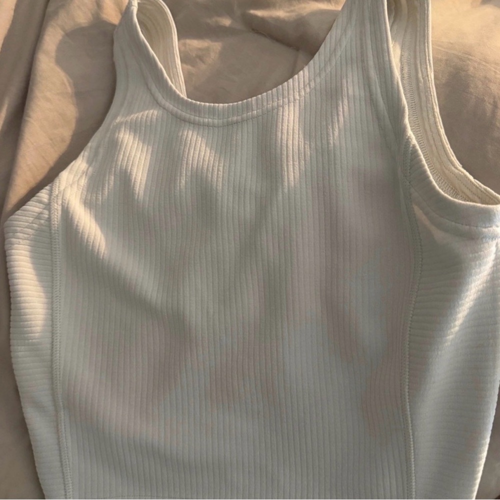 Lululemon Ribbed Softstreme Crop Size 4 - Picture 5 of 5
